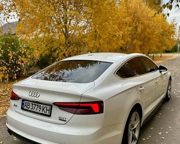 Белый Ауди А5, объемом двигателя 1.98 л и пробегом 190 тыс. км за 21000 $, фото 5 на Automoto.ua