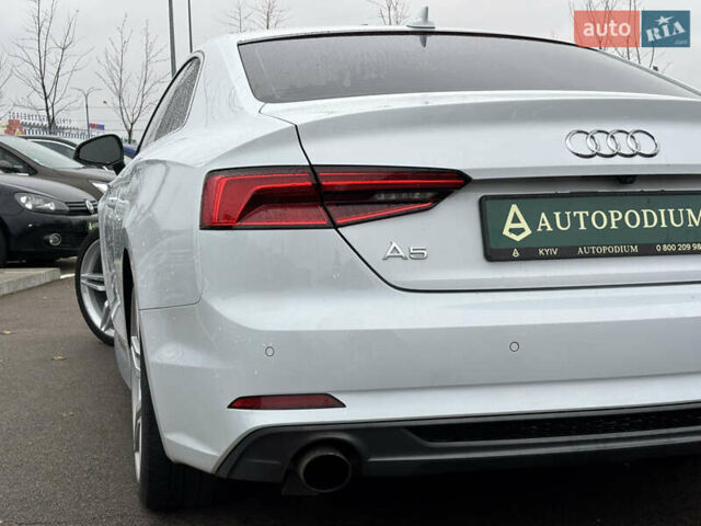 Белый Ауди А5, объемом двигателя 1.98 л и пробегом 180 тыс. км за 23500 $, фото 5 на Automoto.ua