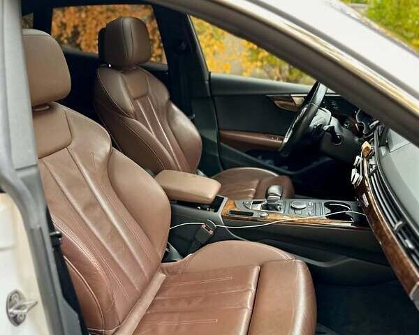 Белый Ауди А5, объемом двигателя 1.98 л и пробегом 190 тыс. км за 21000 $, фото 7 на Automoto.ua