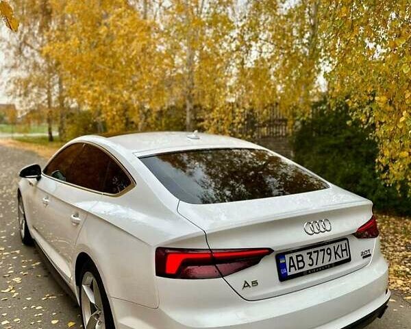 Белый Ауди А5, объемом двигателя 1.98 л и пробегом 190 тыс. км за 21000 $, фото 3 на Automoto.ua