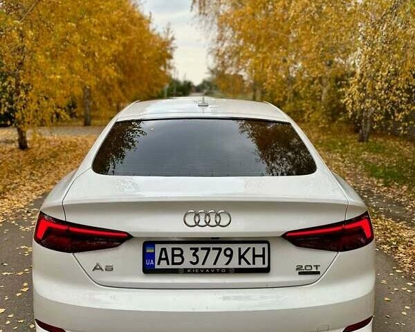 Белый Ауди А5, объемом двигателя 1.98 л и пробегом 190 тыс. км за 21000 $, фото 4 на Automoto.ua