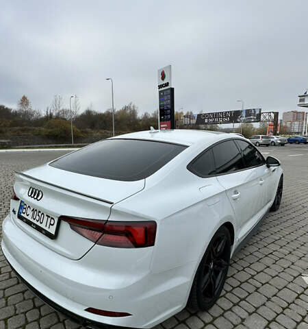 Білий Ауді A5, об'ємом двигуна 1.98 л та пробігом 109 тис. км за 27900 $, фото 5 на Automoto.ua