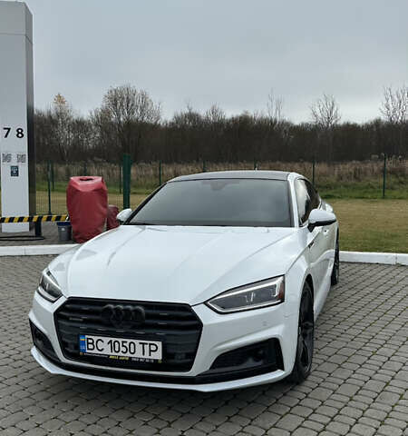 Білий Ауді A5, об'ємом двигуна 1.98 л та пробігом 109 тис. км за 27900 $, фото 2 на Automoto.ua