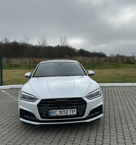 Білий Ауді A5, об'ємом двигуна 1.98 л та пробігом 109 тис. км за 27900 $, фото 1 на Automoto.ua