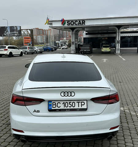 Білий Ауді A5, об'ємом двигуна 1.98 л та пробігом 109 тис. км за 27900 $, фото 4 на Automoto.ua