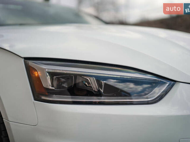 Белый Ауди А5, объемом двигателя 1.98 л и пробегом 114 тыс. км за 27000 $, фото 10 на Automoto.ua