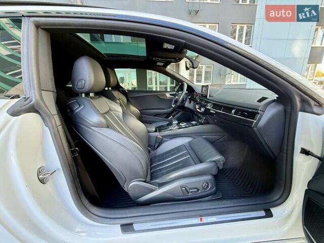 Белый Ауди А5, объемом двигателя 1.98 л и пробегом 135 тыс. км за 23800 $, фото 49 на Automoto.ua