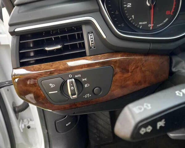 Білий Ауді A5, об'ємом двигуна 1.98 л та пробігом 129 тис. км за 26999 $, фото 8 на Automoto.ua