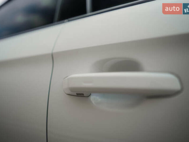 Белый Ауди А5, объемом двигателя 1.98 л и пробегом 114 тыс. км за 27000 $, фото 16 на Automoto.ua