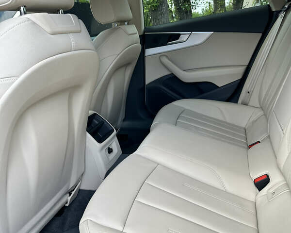 Белый Ауди А5, объемом двигателя 1.97 л и пробегом 224 тыс. км за 26400 $, фото 8 на Automoto.ua