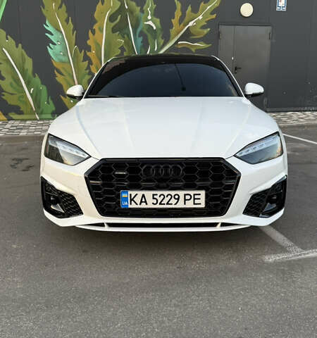 Белый Ауди А5, объемом двигателя 1.98 л и пробегом 70 тыс. км за 30000 $, фото 5 на Automoto.ua