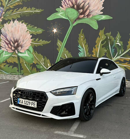 Белый Ауди А5, объемом двигателя 1.98 л и пробегом 70 тыс. км за 30000 $, фото 1 на Automoto.ua