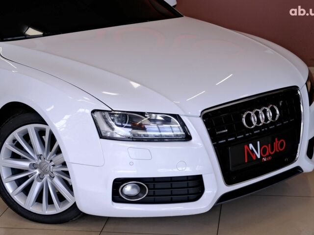 Білий Ауді A5, об'ємом двигуна 2 л та пробігом 125 тис. км за 9900 $, фото 2 на Automoto.ua