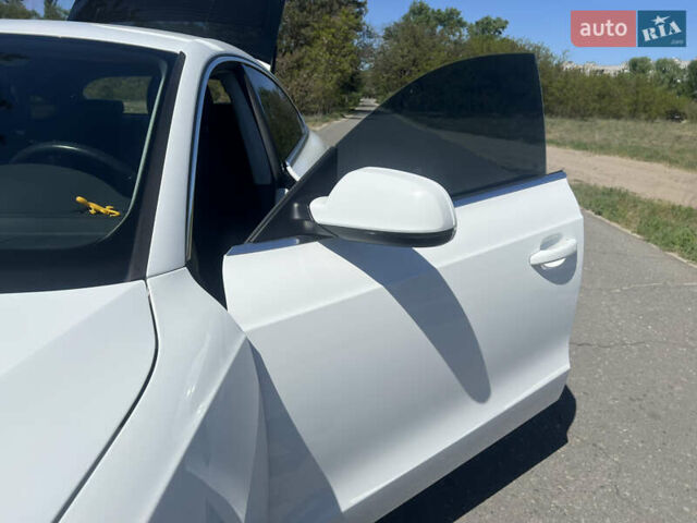 Ауди А5 2011 в Днепре (Днепропетровске) на Automoto.ua Белый Ауди А5, объемом двигателя 2 л и пробегом 144 тыс. км за 12000 $, фото 8 на Automoto.ua