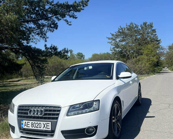 Ауди А5 2011 в Днепре (Днепропетровске) на Automoto.ua Белый Ауди А5, объемом двигателя 2 л и пробегом 144 тыс. км за 12000 $, фото 6 на Automoto.ua