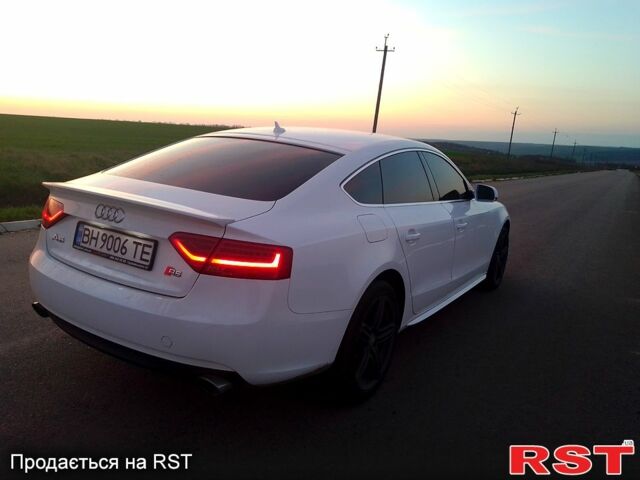 Белый Ауди А5, объемом двигателя 2 л и пробегом 130 тыс. км за 14000 $, фото 4 на Automoto.ua