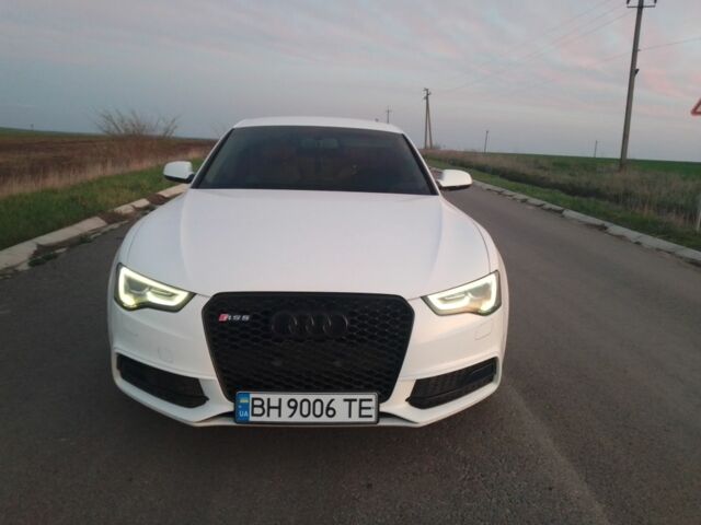 Білий Ауді A5, об'ємом двигуна 2 л та пробігом 130 тис. км за 12700 $, фото 2 на Automoto.ua