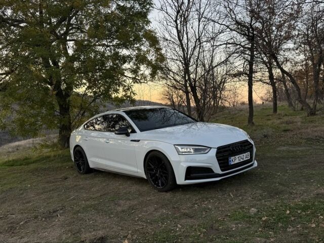 Белый Ауди А5, объемом двигателя 2 л и пробегом 133 тыс. км за 25499 $, фото 3 на Automoto.ua