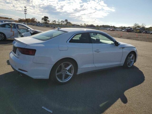 Белый Ауди А5, объемом двигателя 2 л и пробегом 21 тыс. км за 6100 $, фото 2 на Automoto.ua