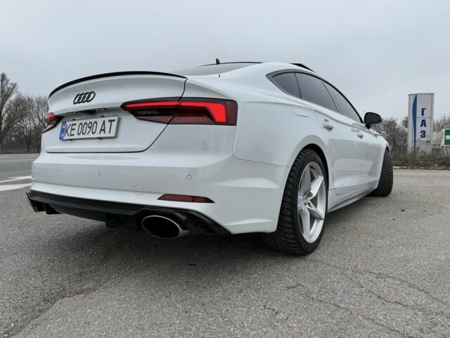 Белый Ауди А5, объемом двигателя 2 л и пробегом 130 тыс. км за 24999 $, фото 2 на Automoto.ua