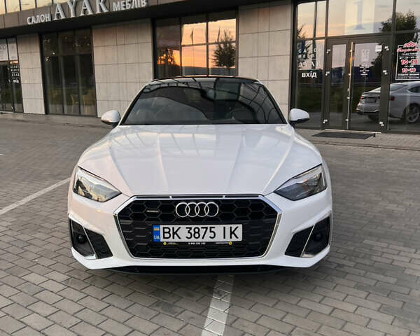 Белый Ауди А5, объемом двигателя 1.98 л и пробегом 58 тыс. км за 28000 $, фото 2 на Automoto.ua