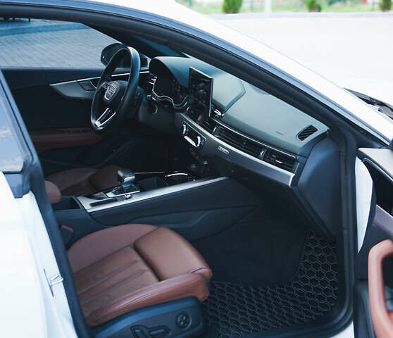 Білий Ауді A5, об'ємом двигуна 1.98 л та пробігом 46 тис. км за 43800 $, фото 25 на Automoto.ua