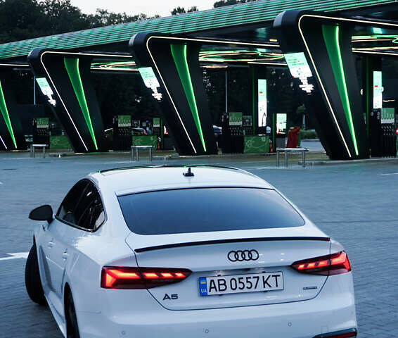Білий Ауді A5, об'ємом двигуна 1.98 л та пробігом 46 тис. км за 43800 $, фото 5 на Automoto.ua