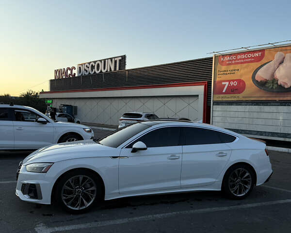 Білий Ауді A5, об'ємом двигуна 1.98 л та пробігом 97 тис. км за 32500 $, фото 1 на Automoto.ua