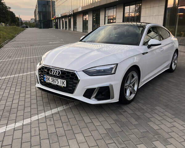 Белый Ауди А5, объемом двигателя 1.98 л и пробегом 58 тыс. км за 28000 $, фото 5 на Automoto.ua