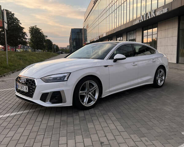 Белый Ауди А5, объемом двигателя 1.98 л и пробегом 58 тыс. км за 28000 $, фото 4 на Automoto.ua