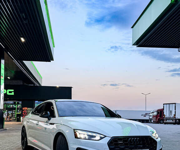 Білий Ауді A5, об'ємом двигуна 1.98 л та пробігом 46 тис. км за 43800 $, фото 4 на Automoto.ua