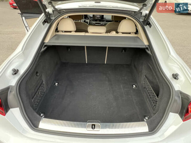 Белый Ауди А5, объемом двигателя 2 л и пробегом 143 тыс. км за 29999 $, фото 46 на Automoto.ua