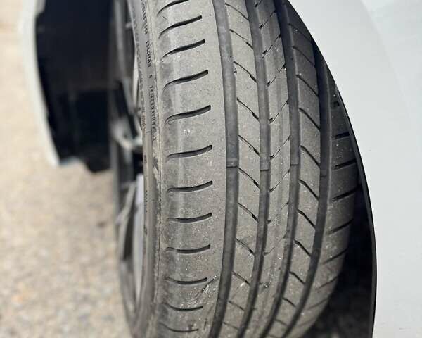 Ауді A5 2022 у Чугуеве на Automoto.ua Білий Ауді A5, об'ємом двигуна 2 л та пробігом 41 тис. км за 28999 $, фото 12 на Automoto.ua