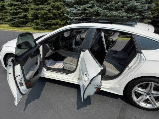 Белый Ауди А5, объемом двигателя 2 л и пробегом 34 тыс. км за 13500 $, фото 5 на Automoto.ua