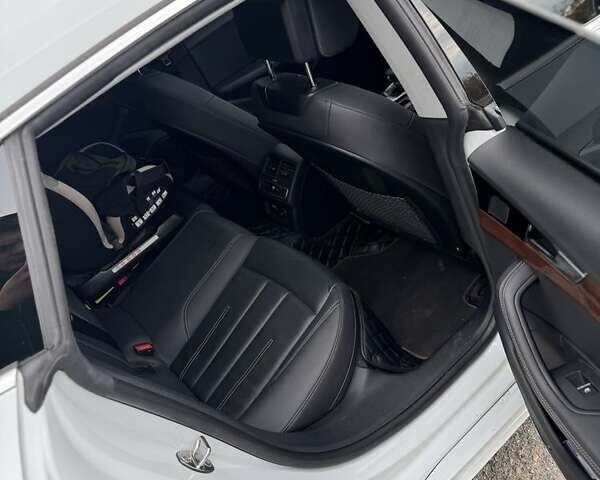 Ауді A5 2022 у Чугуеве на Automoto.ua Білий Ауді A5, об'ємом двигуна 2 л та пробігом 41 тис. км за 28999 $, фото 10 на Automoto.ua
