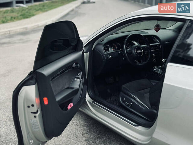 Бежевий Ауді A5, об'ємом двигуна 1.98 л та пробігом 207 тис. км за 11999 $, фото 9 на Automoto.ua