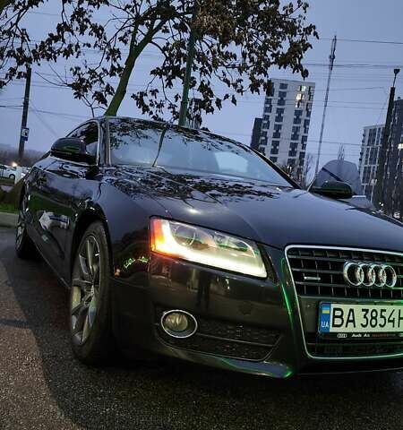 Чорний Ауді A5, об'ємом двигуна 1.98 л та пробігом 229 тис. км за 10000 $, фото 4 на Automoto.ua