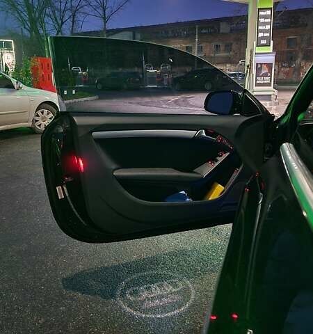 Чорний Ауді A5, об'ємом двигуна 1.98 л та пробігом 229 тис. км за 10000 $, фото 16 на Automoto.ua