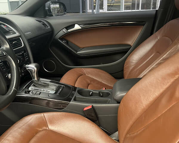 Чорний Ауді A5, об'ємом двигуна 1.98 л та пробігом 230 тис. км за 12000 $, фото 9 на Automoto.ua