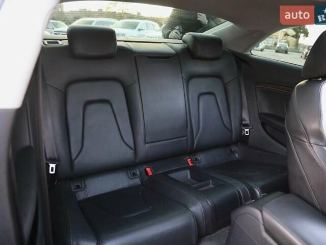 Черный Ауди А5, объемом двигателя 2 л и пробегом 123 тыс. км за 15000 $, фото 7 на Automoto.ua