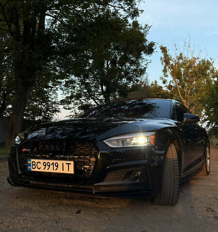 Черный Ауди А5, объемом двигателя 1.98 л и пробегом 131 тыс. км за 24000 $, фото 11 на Automoto.ua