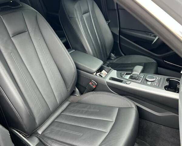 Черный Ауди А5, объемом двигателя 1.98 л и пробегом 111 тыс. км за 26000 $, фото 13 на Automoto.ua