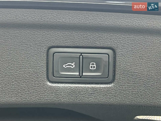 Черный Ауди А5, объемом двигателя 1.98 л и пробегом 240 тыс. км за 23000 $, фото 52 на Automoto.ua