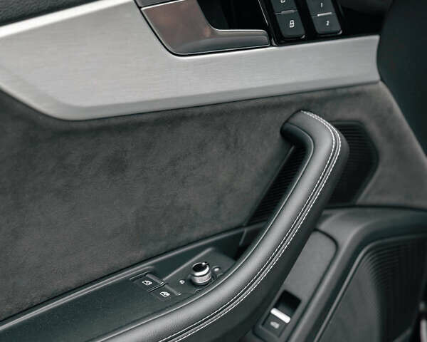 Чорний Ауді A5, об'ємом двигуна 1.98 л та пробігом 83 тис. км за 33000 $, фото 36 на Automoto.ua