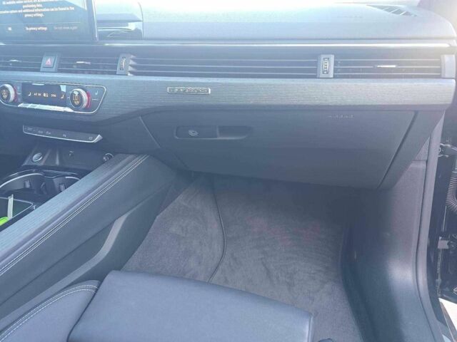 Чорний Ауді A5, об'ємом двигуна 2 л та пробігом 55 тис. км за 11000 $, фото 5 на Automoto.ua