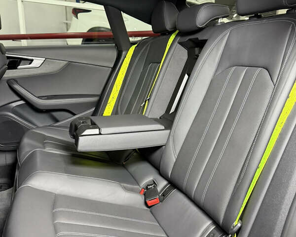 Чорний Ауді A5, об'ємом двигуна 1.98 л та пробігом 64 тис. км за 36900 $, фото 47 на Automoto.ua