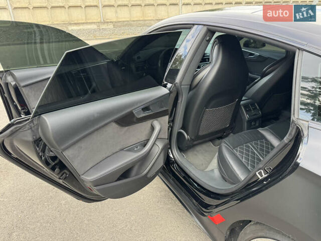 Черный Ауди А5, объемом двигателя 1.98 л и пробегом 75 тыс. км за 42000 $, фото 7 на Automoto.ua