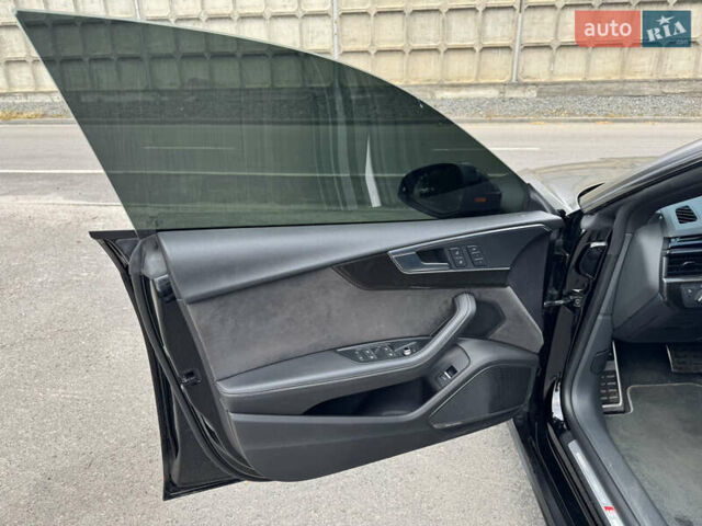 Черный Ауди А5, объемом двигателя 1.98 л и пробегом 75 тыс. км за 42000 $, фото 1 на Automoto.ua