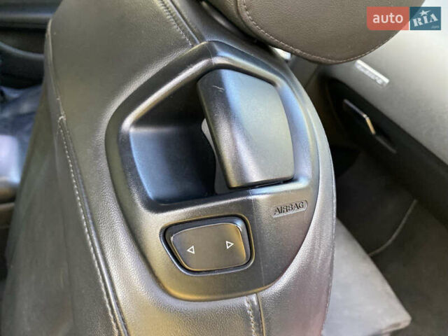 Ауді A5 2010 у Києві на Automoto.ua Червоний Ауді A5, об'ємом двигуна 1.98 л та пробігом 183 тис. км за 8800 $, фото 29 на Automoto.ua