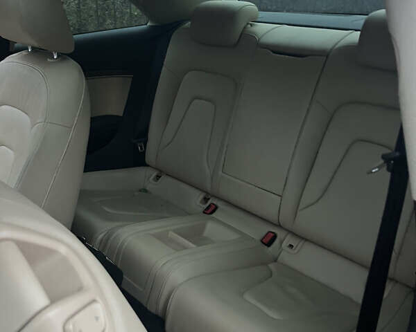 Красный Ауди А5, объемом двигателя 2 л и пробегом 78 тыс. км за 15000 $, фото 3 на Automoto.ua